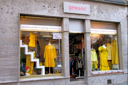 Photo von gewand kostümverleih-entwurf-zweite hand in Stuttgart